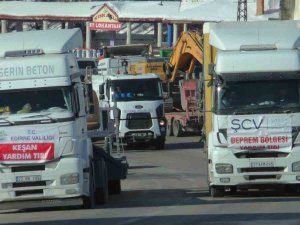 Deprem Bölgesine Dört Yandan Yardım Konvoyu Gidiyor