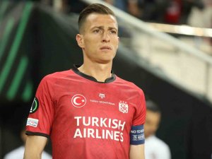 Sivasspor’un Kaptanlarından Depremzedelere Destek