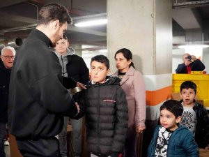 Kahramanmaraşlı Depremzede Aile, Galatasaraylı Futbolcularla Bir Araya Geldi