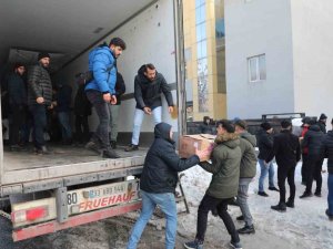 Ağrılılar Depremzedeler İçin Birlik Oldu