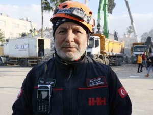 Bir "Tık Tık" Sesi 107 Saat Sonra Enkazdan Çıkarttı