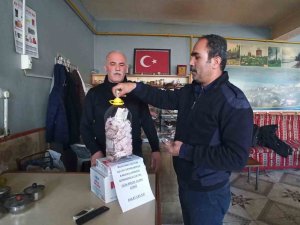 Çay Ocağı İşletmecisi Günlük Kazancını Depremzedelere Bağışladı