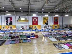 Depremzedeler Mersin’de Konuk Ediliyor