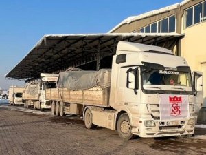 Sivasspor Deprem Bölgesine 2 Tır Yardım Malzemesi Gönderdi