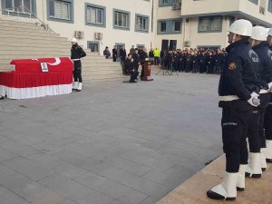 Depremde Hayatını Kaybeden Polis Memuru, Eşinin Yanına Defnedildi
