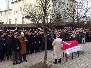 İ̇lk Görev Gününde Depremde Hayatını Kaybeden Uzman Onbaşı Toprağa Verildi