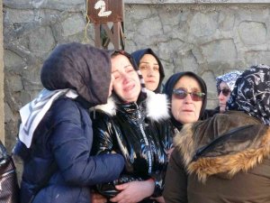 Depremde Hayatını Kaybeden 5 Kişilik Aile Isparta’da Toprağa Verildi