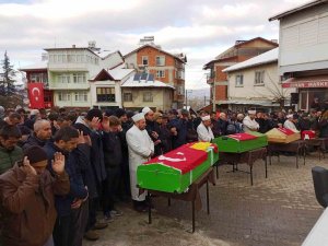 Depremde Hayatını Kaybeden 4 Kişilik Selçuk Ailesi Simav’da Toprağa Verildi