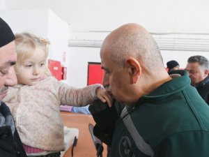 Tarım Ve Orman Bakanı Kirişci, Tufanbeyli’de Depremzedeleri Ziyaret Etti