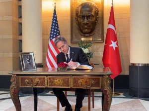 Blinken, Türkiye Nin Washington Büyükelçiliğinde Taziye Defterini İmzaladı