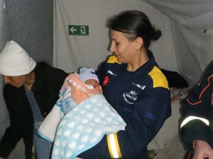 Deprem Çadırında ’Umut’