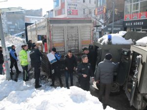 Hakkari Polisi Halkla Tek Yürek Oldu