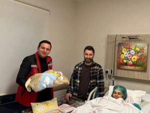 Depremzede Aile Bebeklerinin Doğumu İle Sevinç Yaşadı