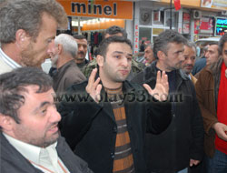 Ak Parti Önünde Protesto