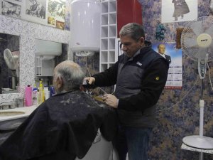 Kuaförler Müşterileri İçin Zammı Erteliyor