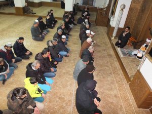 Balıkesir’de Sabah Namazı Buluşmasında Depremzedelere İçin Dua Yapıdı