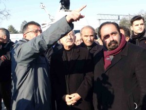 Kılıçdaroğlu, Yıkılan Hayat Sitesi’nde İncelemede Bulundu