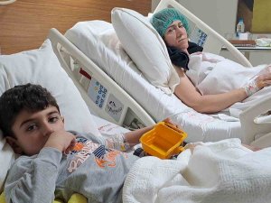 Depremden Kurtulan Anne-oğul, Birbirine Hastanede Kavuştu