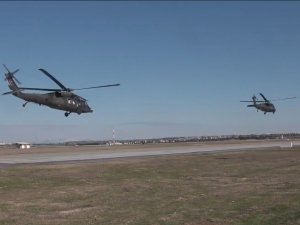 İ̇ncirlik Üssünden Helikopterlerle Deprem Bölgesine Yardımlar Ulaştırılmaya Devam Ediyor