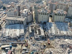 "Cennetten Bir Köşe" Diye Satışa Sunulan 12 Katlı 250 Daireli Rönesans Rezidans Yerle Bir Oldu