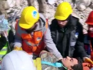 128’inci Saatte Kesilmeyen Umut: 13 Yaşındaki Ahmet Arda Sağ Kurtarıldı