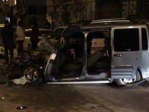 Ağır Yaralı Sürücü Hastaneye Sevk Edilirken Arabasını Sayıkladı