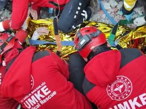 Adıyaman’da 129’uncu Saatte Enkazdan Sağ Kurtarıldı
