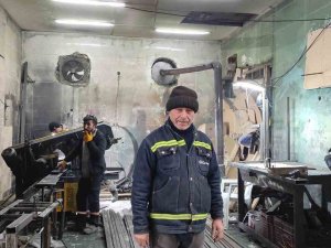Depremzedeler İçin Ranza Üretimi Yapıyorlar