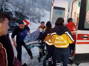 Bölgede 1,5 Metreye Ulaşan Karda Mahsur Kalan Hastalar Kurtarıldı