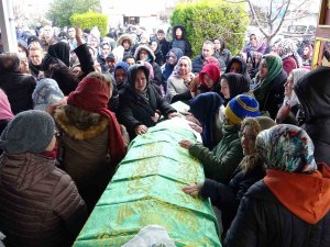 Depremde Hayatını Kaybeden Anne Ve 10 Aylık Bebeği Son Yolculuğuna Uğurlandı