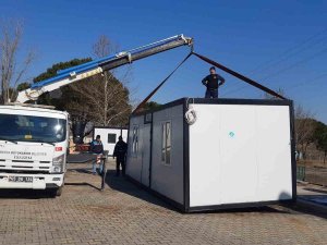 Manisa Büyükşehir Belediyesi Ekipleri Deprem Bölgesi Çalışmaları Sürüyor