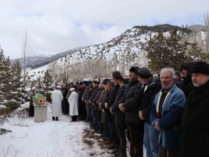 Depremde Hayatını Kaybeden Karaca, Erzurum’da Toprağa Verildi