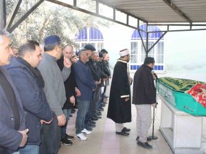 Melek Öğretmen Gözyaşlarıyla Uğurlandı