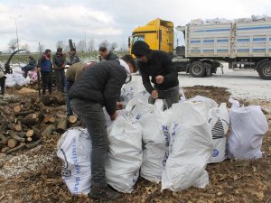 Deprem Bölgesine Yardımlar Artarak Sürüyor