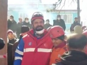 Mehmetçik 6 Yaşındaki Beren Dalkıran’ı Sağ Olarak Kurtardı