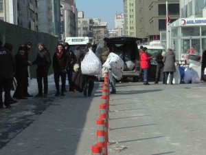 Kayseri’deki Ağır Hasarlı Binada Yıkım Öncesi Tahliyeler Başladı