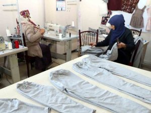 Akdeniz Belediyesi Depremzedeler İçin Üretiyor
