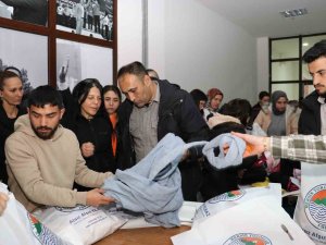 Toroslar’da Depremzedeler İçin Yardım Zinciri Büyüyor