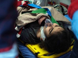 Depremin 6. Gününde Kurtarılan 11 Yaşındaki Nehir’in İlk İsteği ’Su’ Oldu