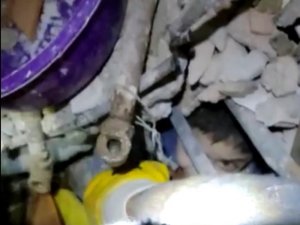 Malatya’daki Depremde Enkaz Altında Kalanların Kurtarılmasının Görüntüleri Ortaya Çıktı
