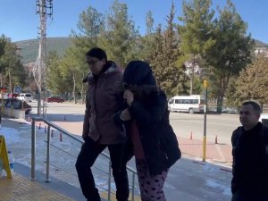 Burdur’da Depremzedeler İçin Toplanan Malzemeleri Çalarken Yakalanan Kadın Tutuklandı