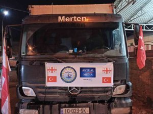 Gürcistan’dan Türkiye’ye İnsani Yardım Tırı Yola Çıktı
