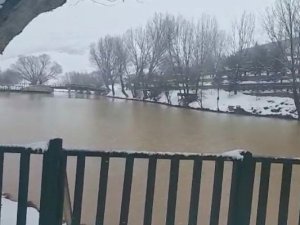 Dünyanın En Berrak Göllerinden Biriydi, Deprem Sonrası Çamura Bulandı