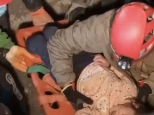 Hatay’da 141. Saatte Anne Ve 5 Yaşındaki Kızı Enkazdan Çıkartıldı