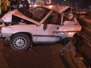 Ataşehir’de İki Araç Duraklama Yapan Otomobile Çarptı: 4 Yaralı
