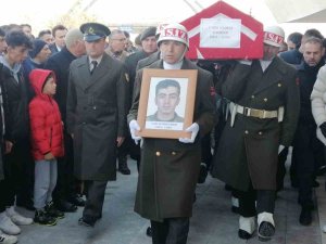 Depremde Şehit Olan Sözleşmeli Er Son Yolculuğuna Uğurlandı