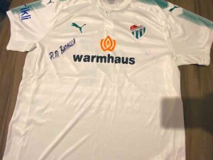 Bursaspor Taraftarı Depremzedeler İçin Efsane Formalarını Satıyor