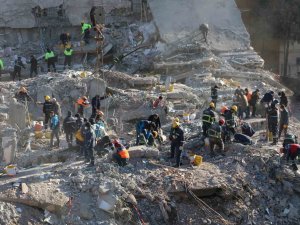 Diyarbakır’da Enkaz Çalışmaları 7’inci Gününde Devam Ediyor