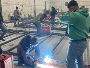 Aksaraylı Sanayi Ustaları Depremzedeler İçin Konteyner Üretiyor