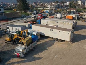 Konya Büyükşehir Deprem Bölgesinde Araç Şantiyesi Kurdu